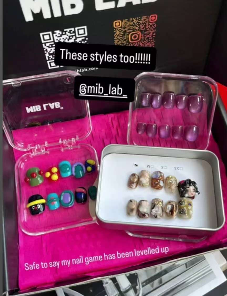 MIBLAB Genève : Press-On Nails premium & réutilisables (pois)