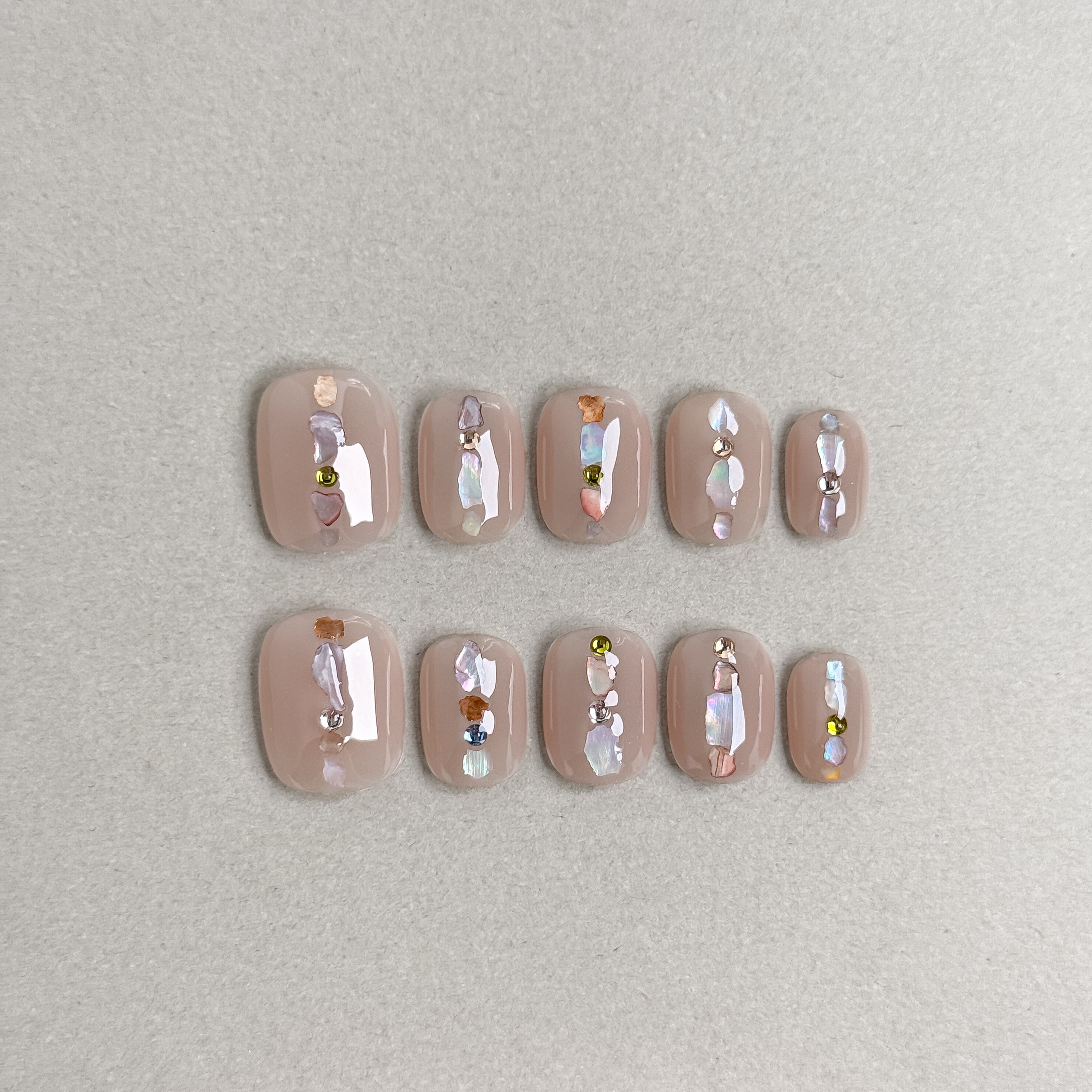 Faux Ongles R¡§|utilisables MIBLAB nude brillant avec reflets argent¡§|s, Press-On Nails Premium Gen¡§¡§ve