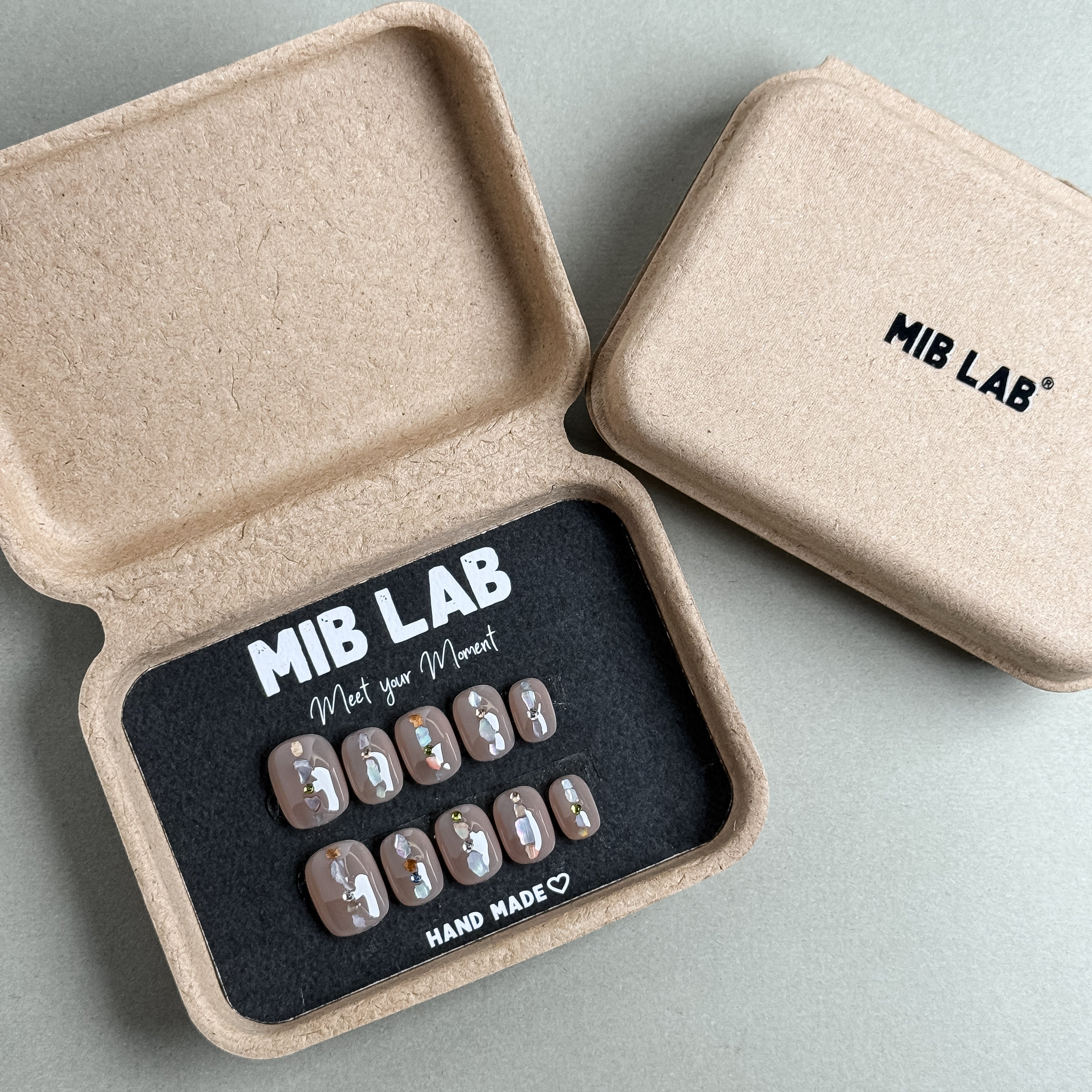Coffret MIBLAB Press-On Nails beige nacr¡§| dans bo?te ¡§|l¡§|gante, Boutique Faux Ongles Gen¡§¡§ve