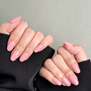 Ongles Press-On MIBLAB rose taupe port¡§|s sur mains, Manucure naturelle Gen¡§¡§ve