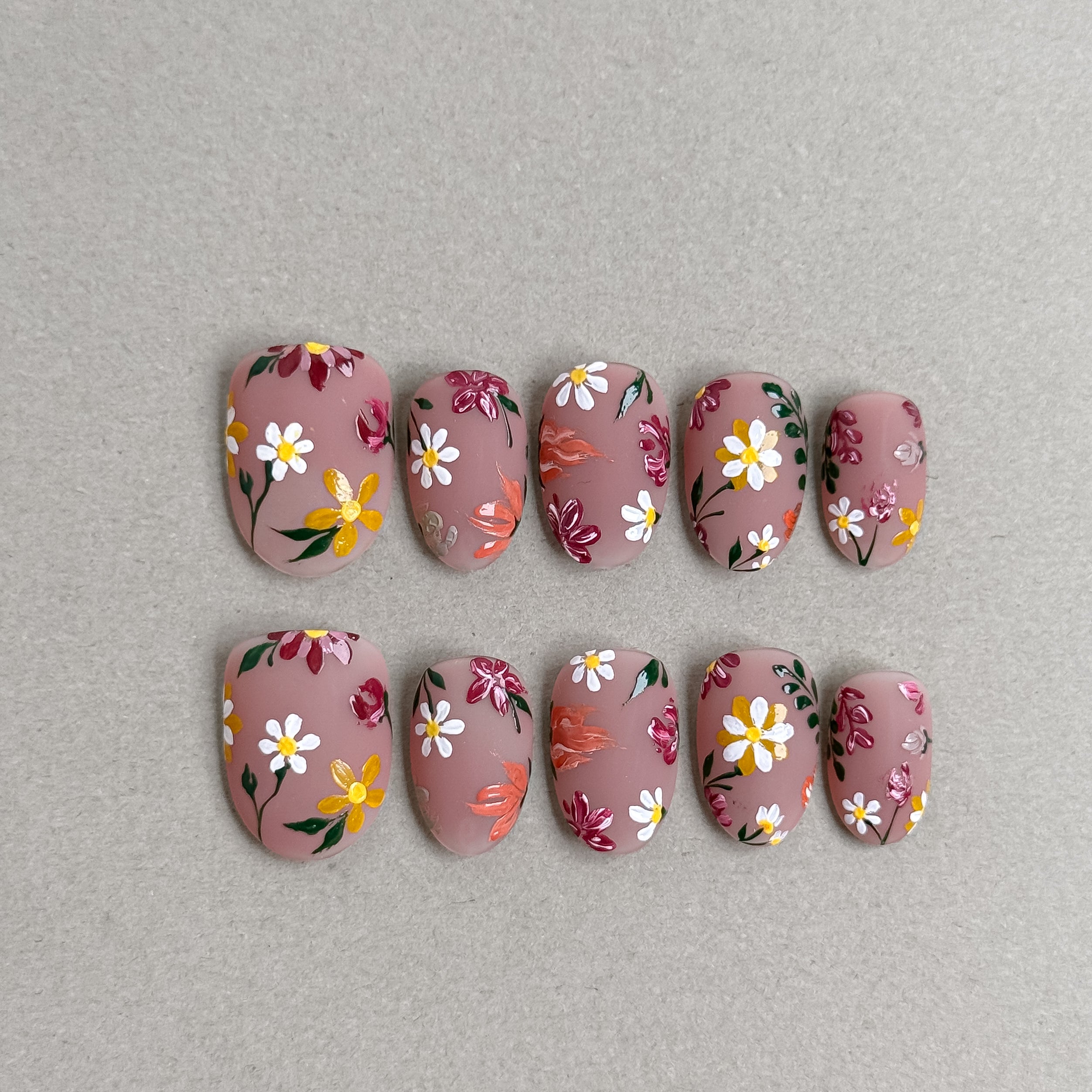 Faux Ongles R¡§|utilisables MIBLAB roses d¡§|cor¡§|s de fleurs s¡§|ch¡§|es color¡§|es, Press-On Nails Floraux Gen¡§¡§ve