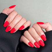 Ongles Press-On MIBLAB rouge mat port¡§|s sur mains, Manucure sophistiqu¡§|e Gen¡§¡§ve