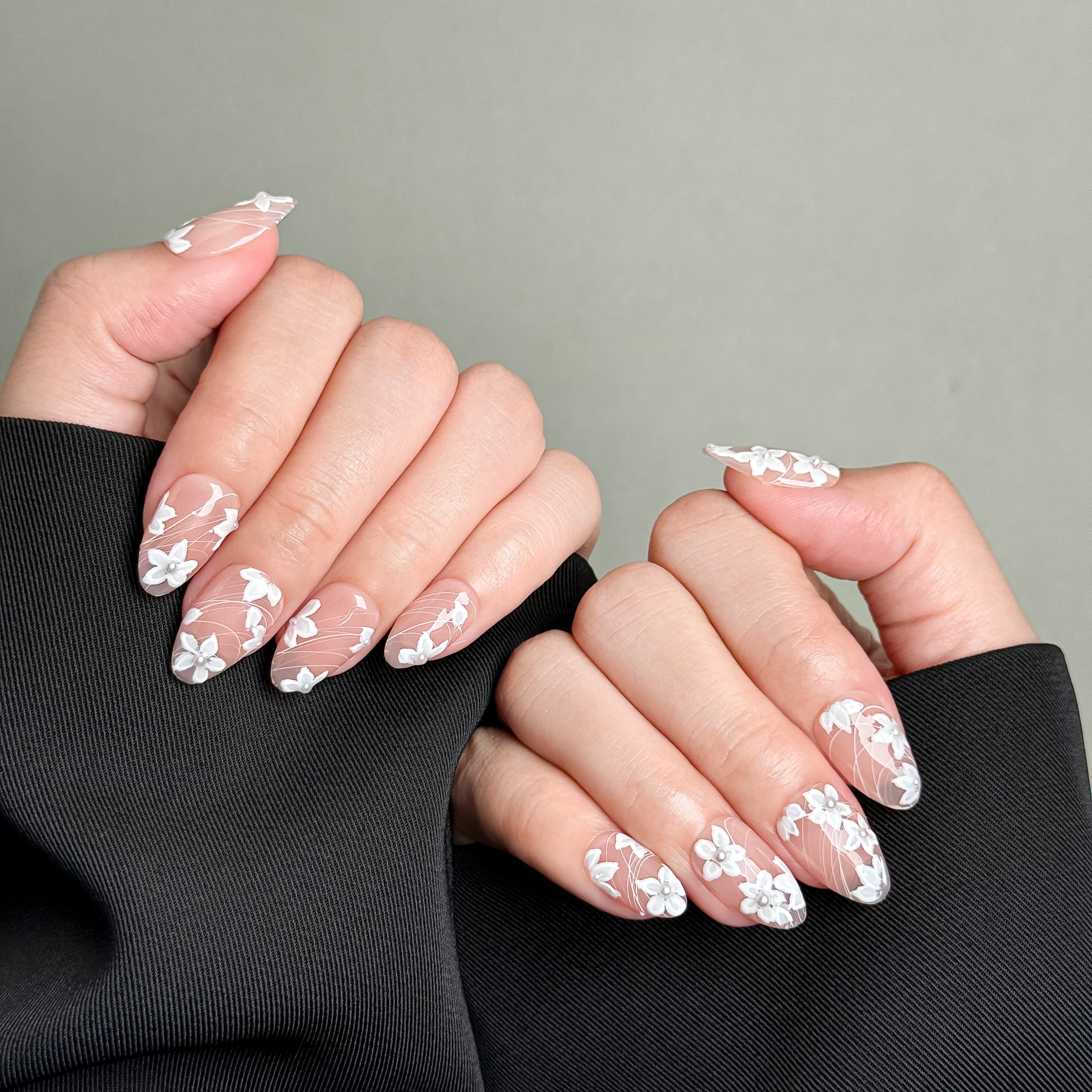 Ongles Press-On MIBLAB port¡§|s sur mains, Manucure chic et romantique Gen¡§¡§ve