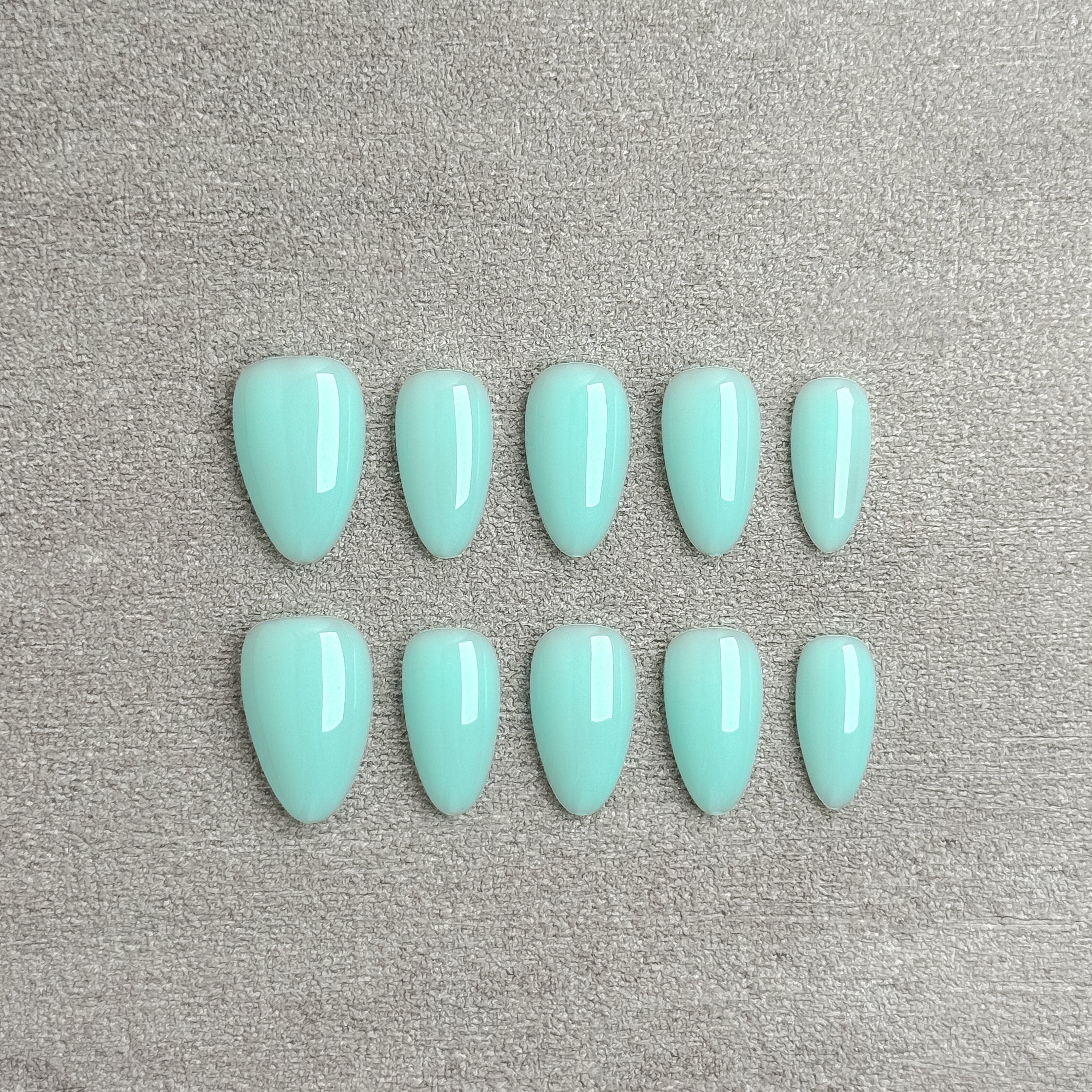 Twist Almond