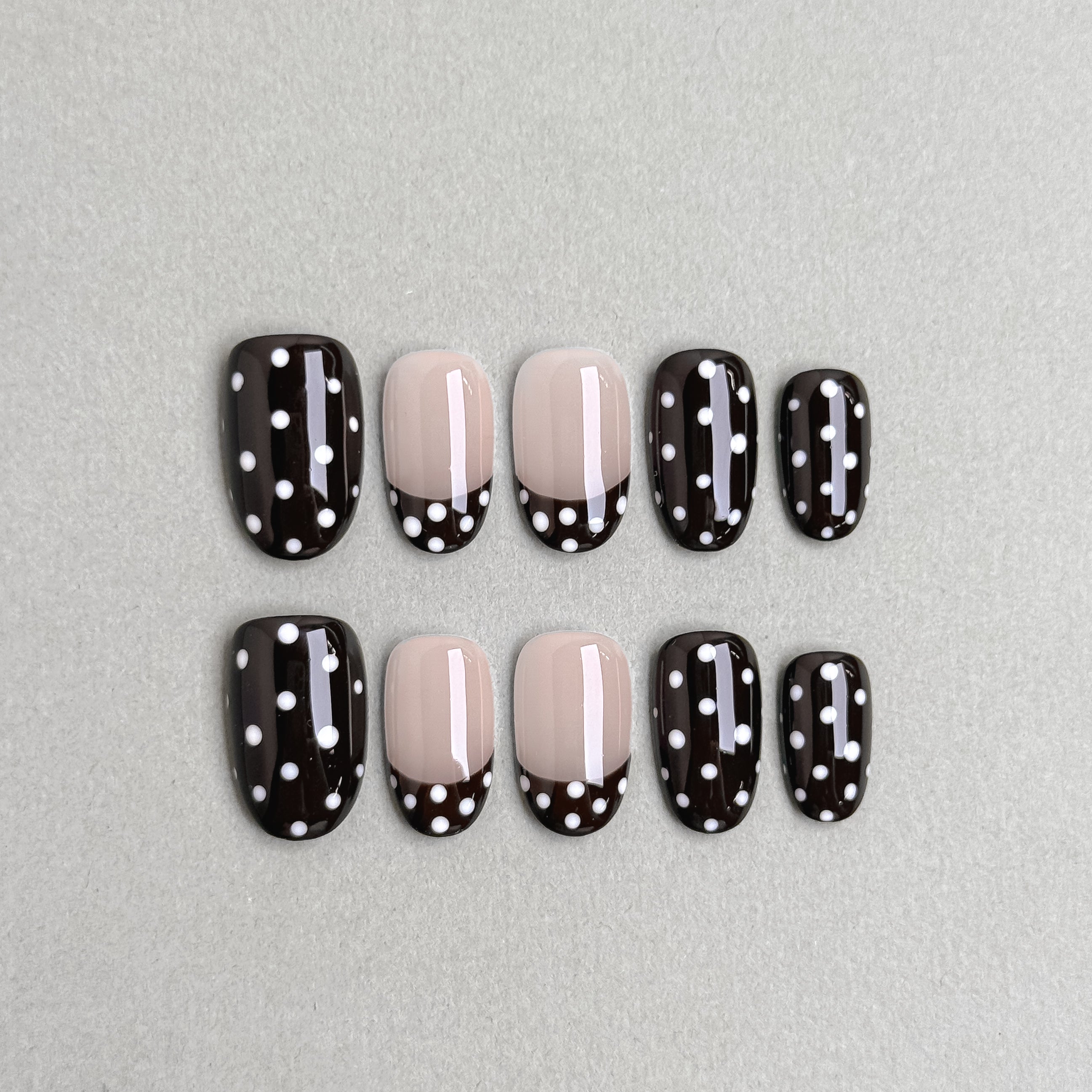 Faux Ongles R¡§|utilisables MIBLAB noirs ¡§¡è pois blancs et nude, Press-On Nails Premium Gen¡§¡§ve