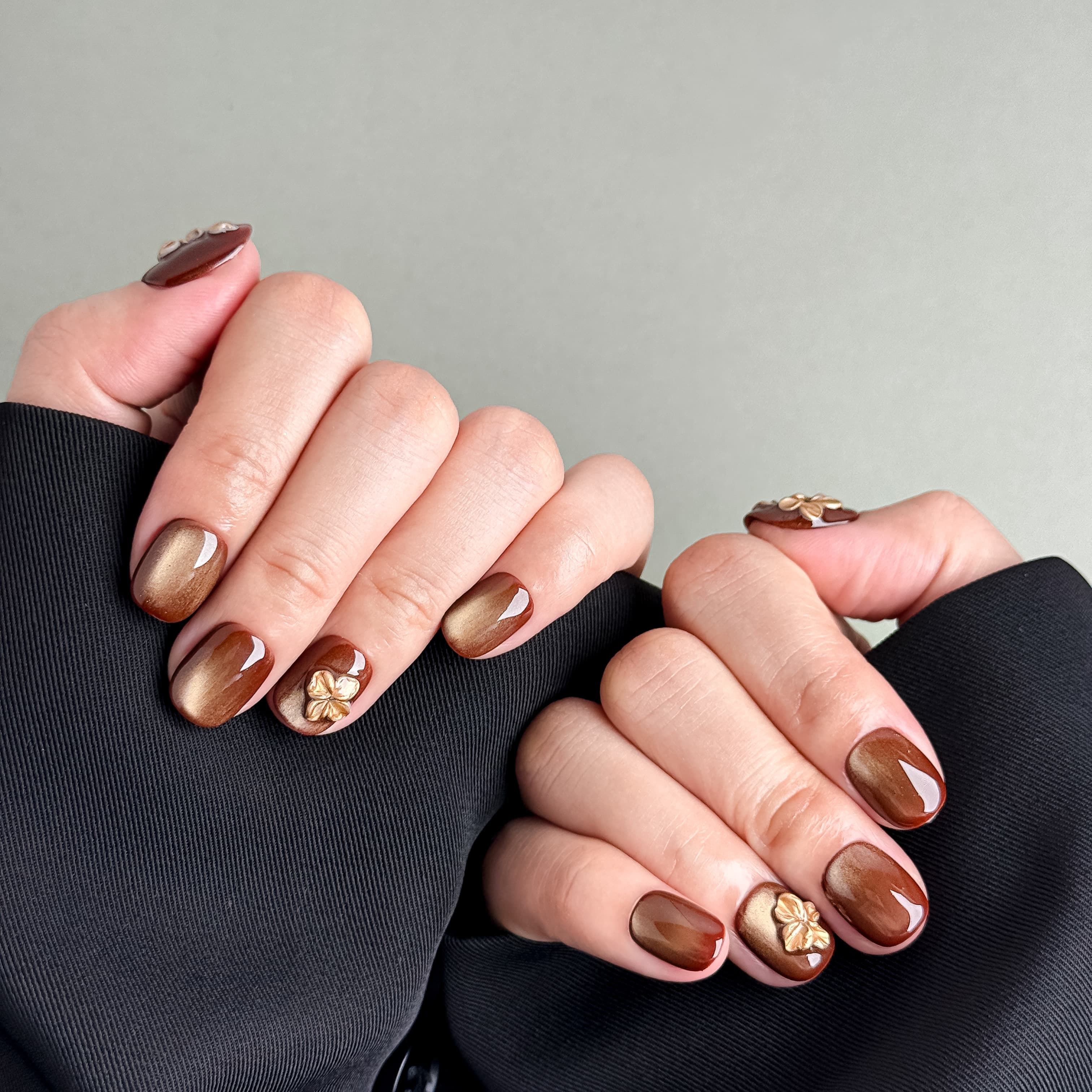 Ongles Press-On MIBLAB marron fleuris port¡§|s sur mains, Manucure automnale Gen¡§¡§ve