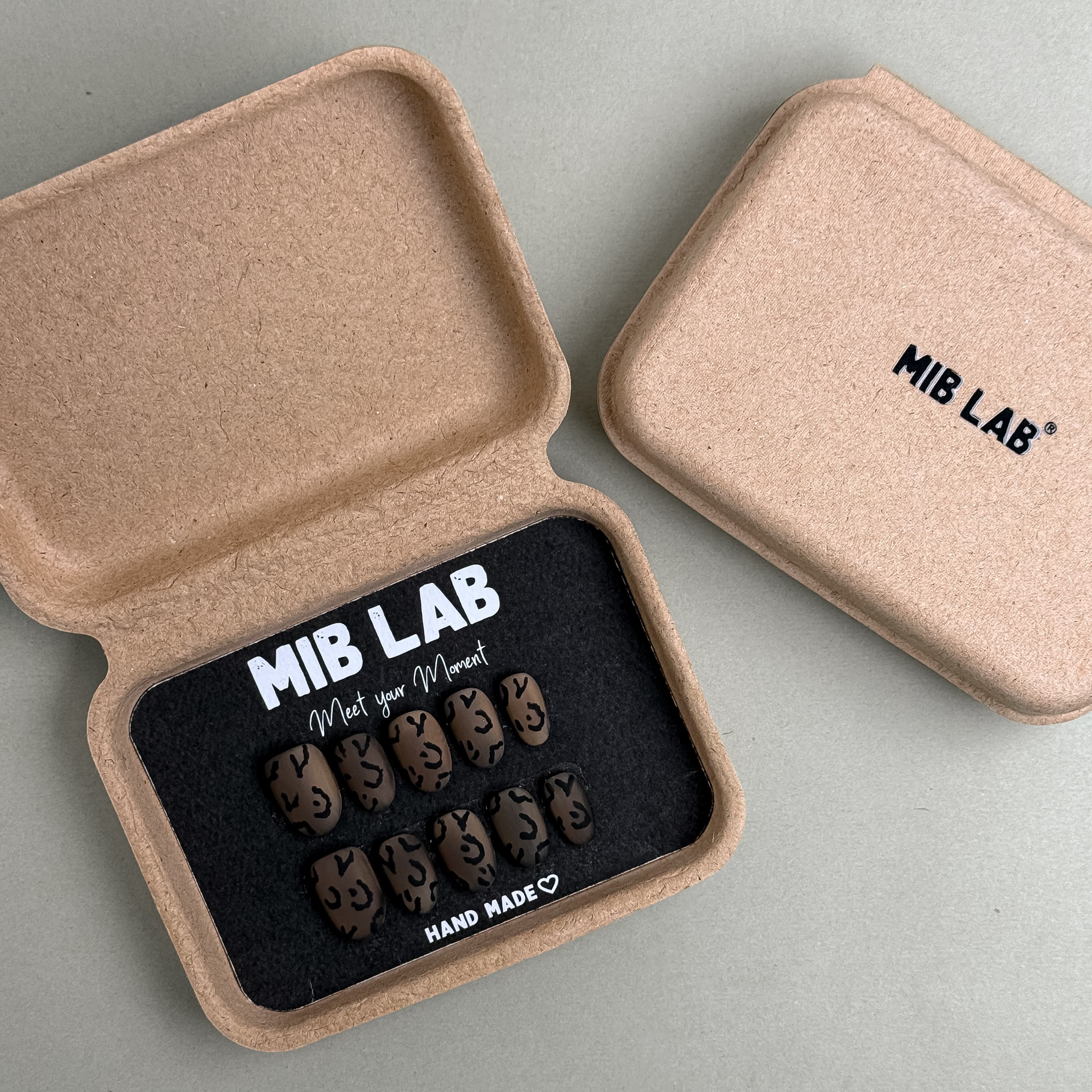 Coffret MIB LAB Nyx avec press on nails premium réutilisables, kit complet, retrait à Genève et livraison en Suisse.