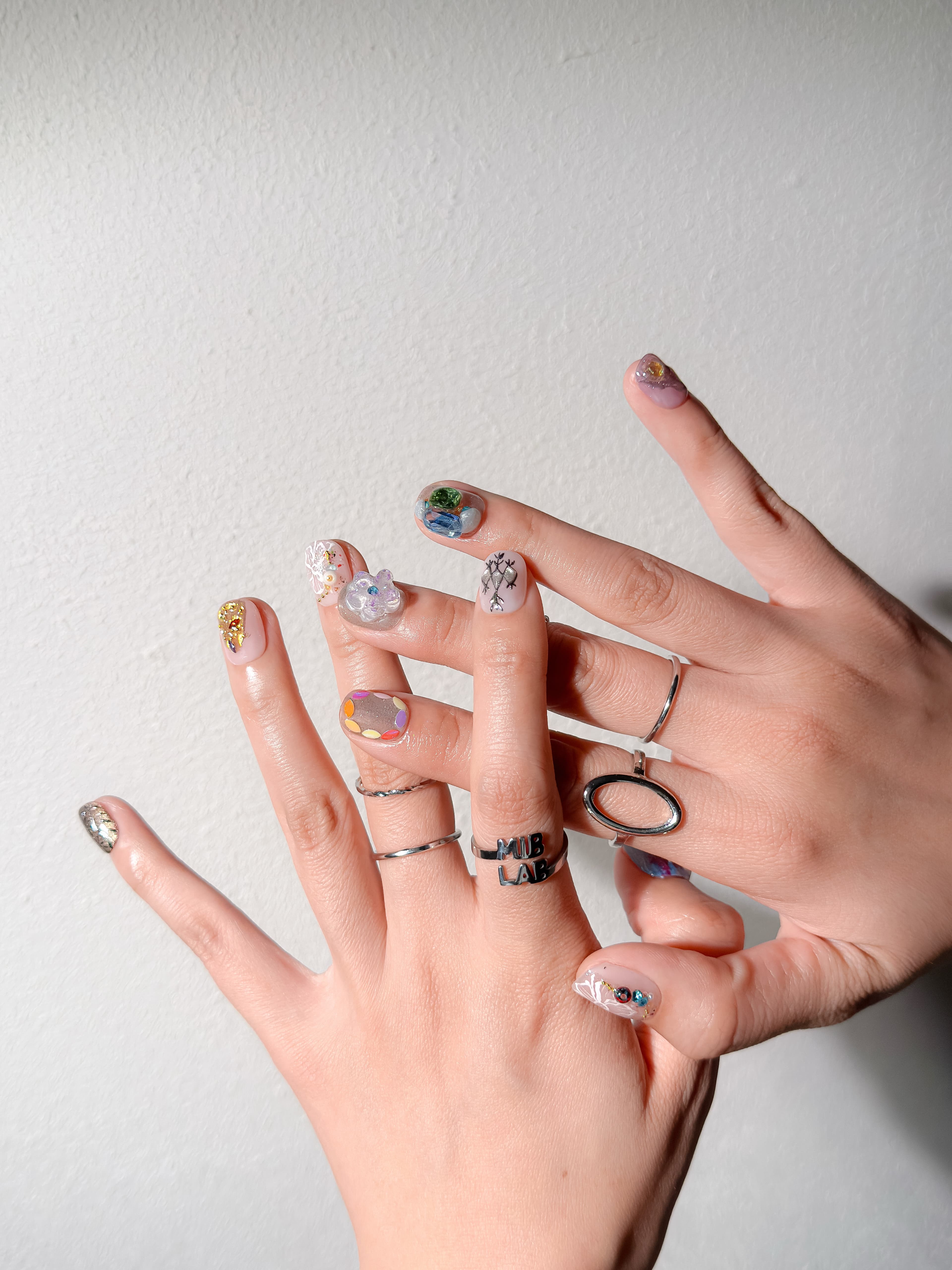Open Air faux ongles créatifs et brillants MIBLAB, press-on nails premium portés à la main à Genève