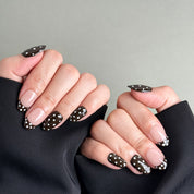 Ongles Press-On MIBLAB noirs ¡§¡è pois port¡§|s sur mains, Manucure ¡§|l¡§|gante Gen¡§¡§ve