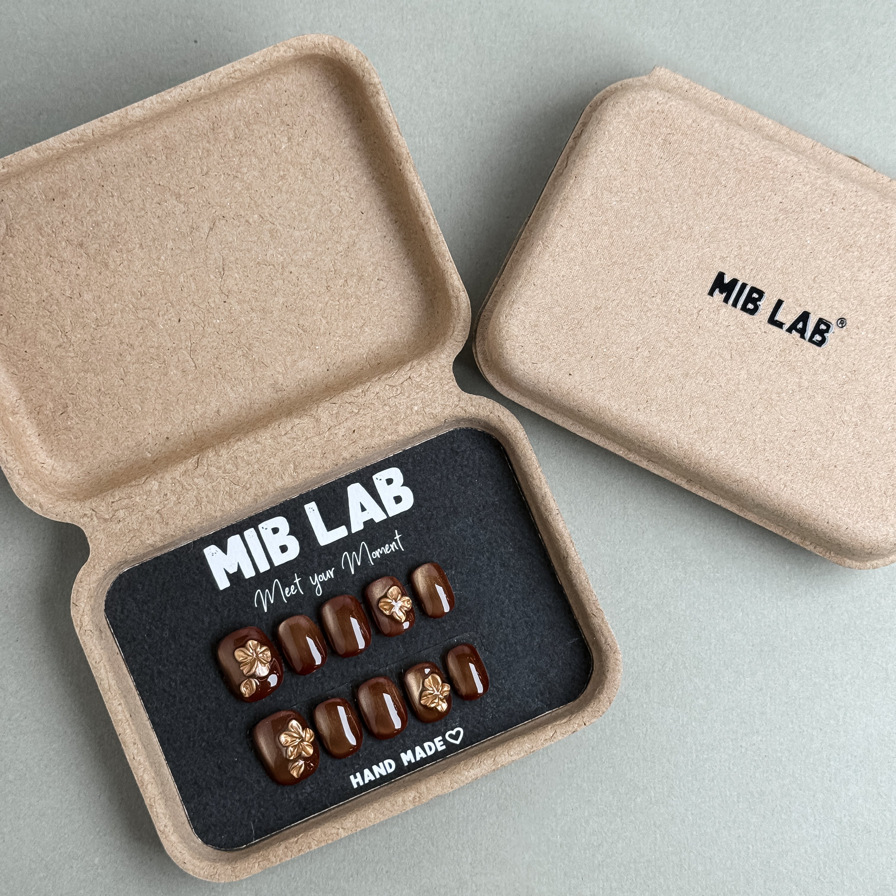 Coffret MIBLAB Press-On Nails marron d¡§|cor¡§| dans bo?te ¡§|l¡§|gante, Boutique Faux Ongles Gen¡§¡§ve