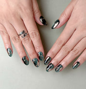 Deux mains avec Jade : press on nails premium vert jade, manucure rapide sans salon, style événement, Genève.