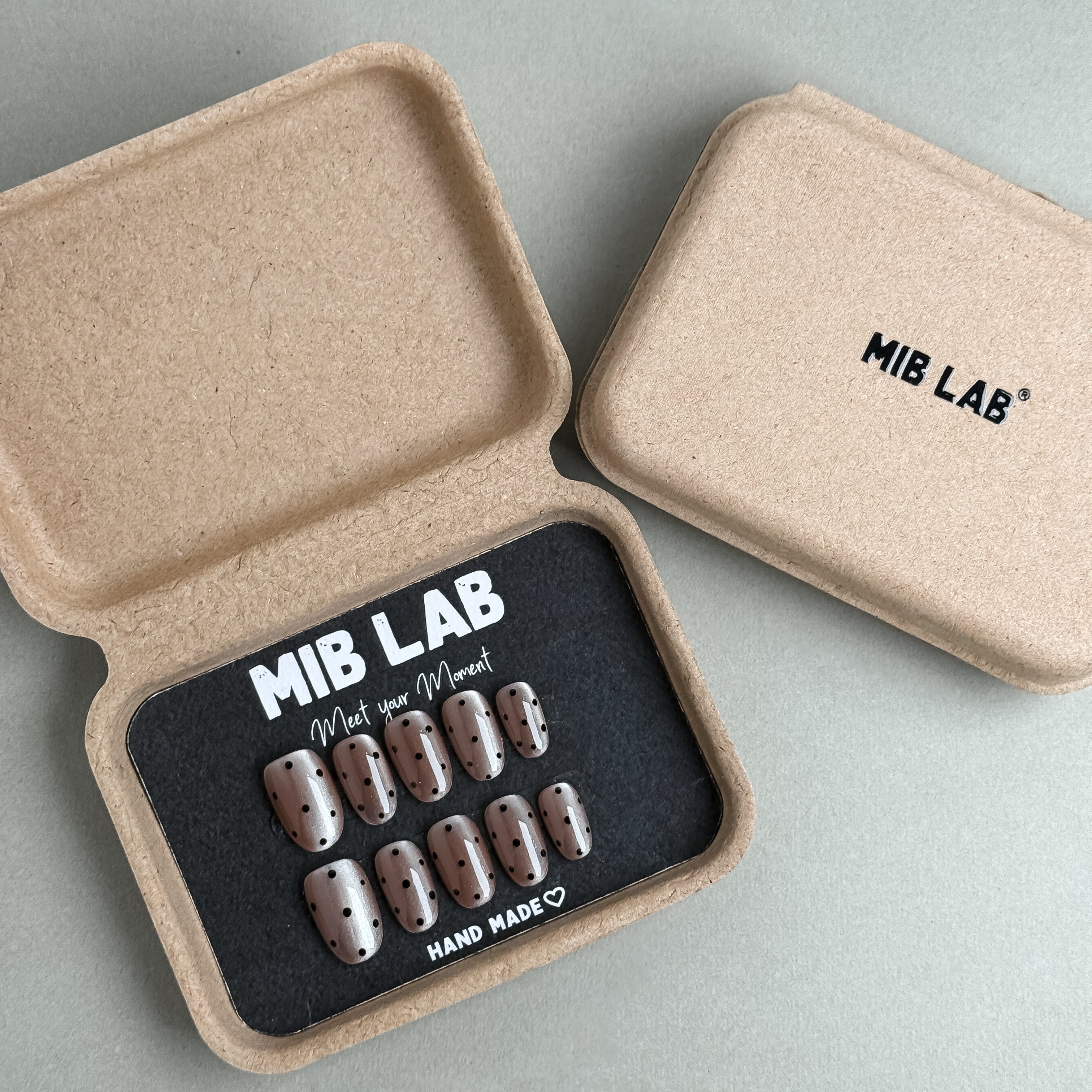 Coffret MIBLAB Press-On Nails nude et noir dans bo?te ¡§|l¡§|gante, Boutique Faux Ongles Gen¡§¡§ve
