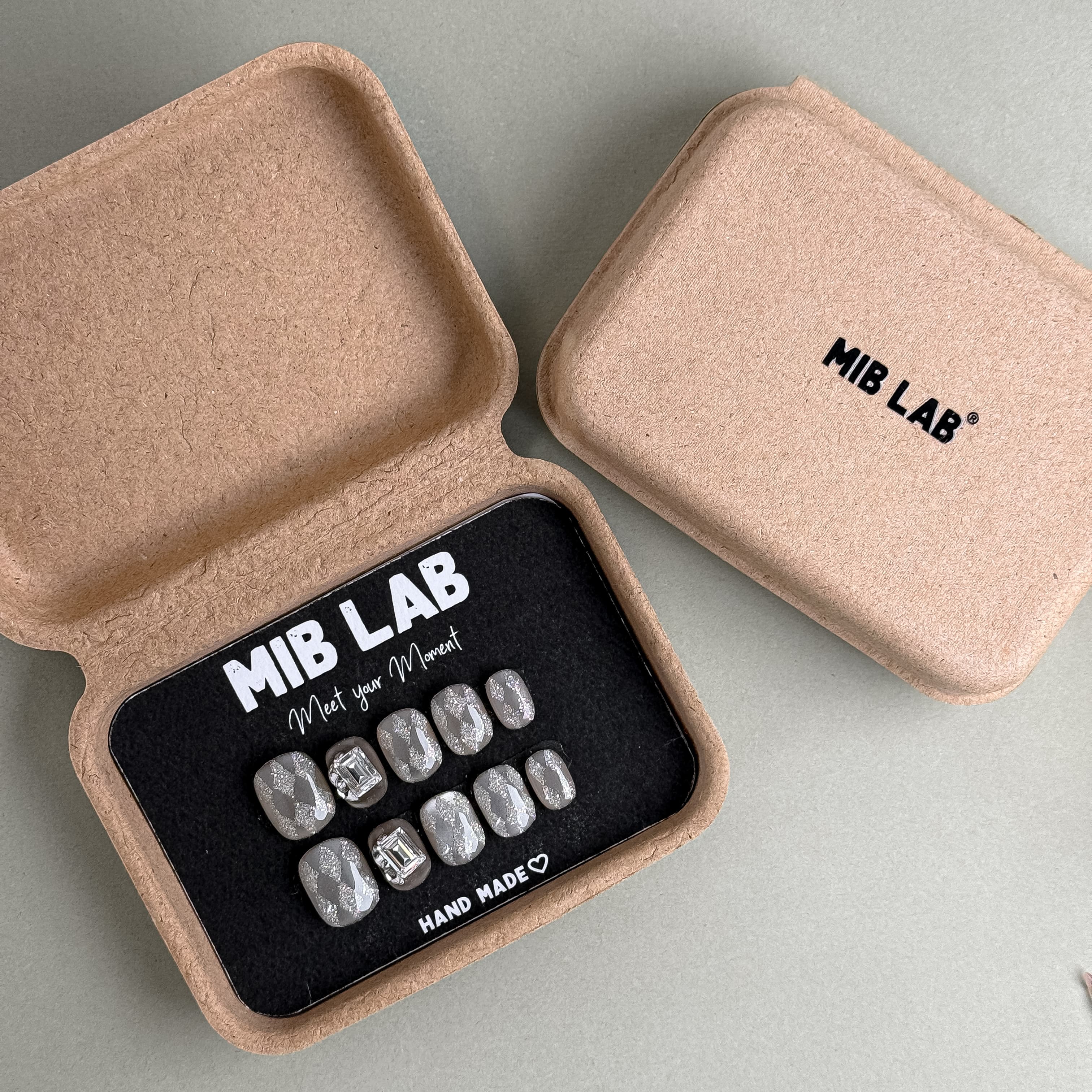 Étoilé Swarovski faux ongles blancs premium MIBLAB dans boîtier, press-on nails réutilisables Genève